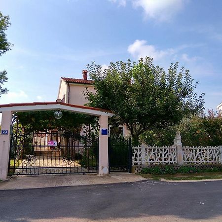 Apartment Gracijana Пореч Екстер'єр фото